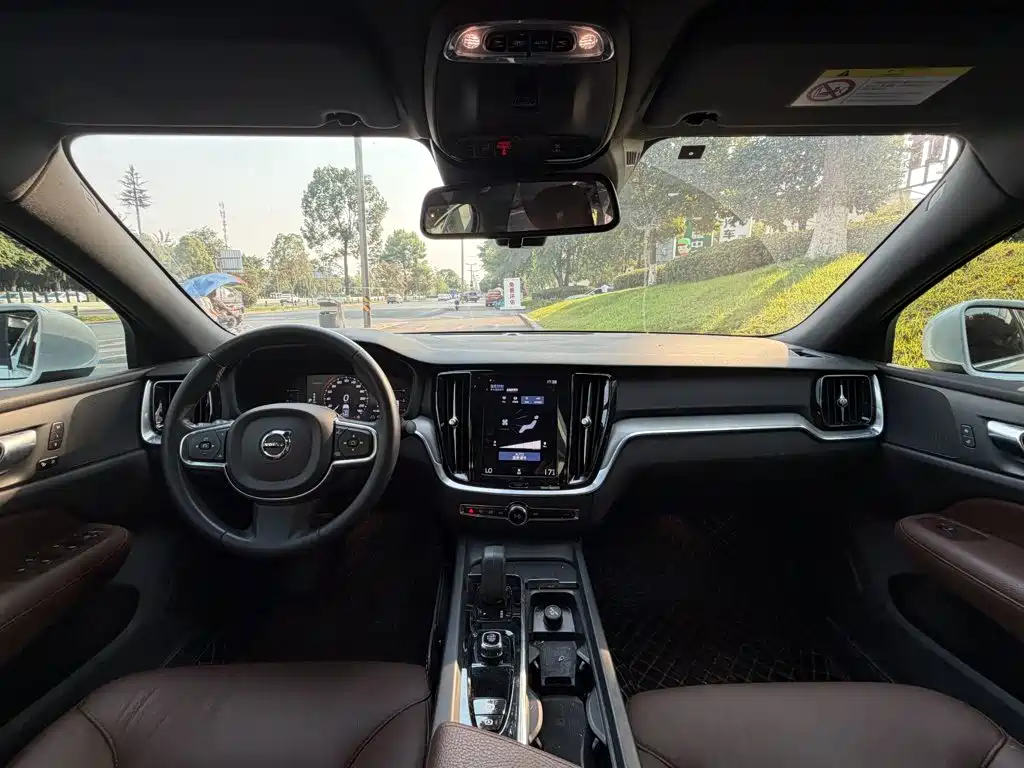 Volvo S60 2022 2022 B4 Smart Comfort Luxury Edition