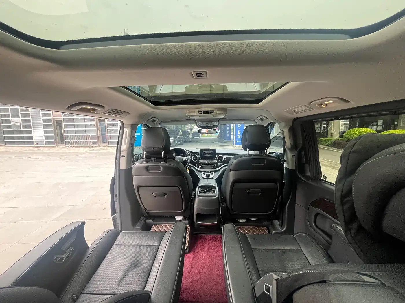 Mercedes-Benz V-Class 2018 V 260 L Premium Long Wheelbase Edition China VI фото 8