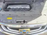 Фото 9 - Geely Atlas