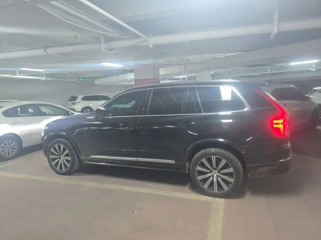 Фото 5 - Volvo XC90