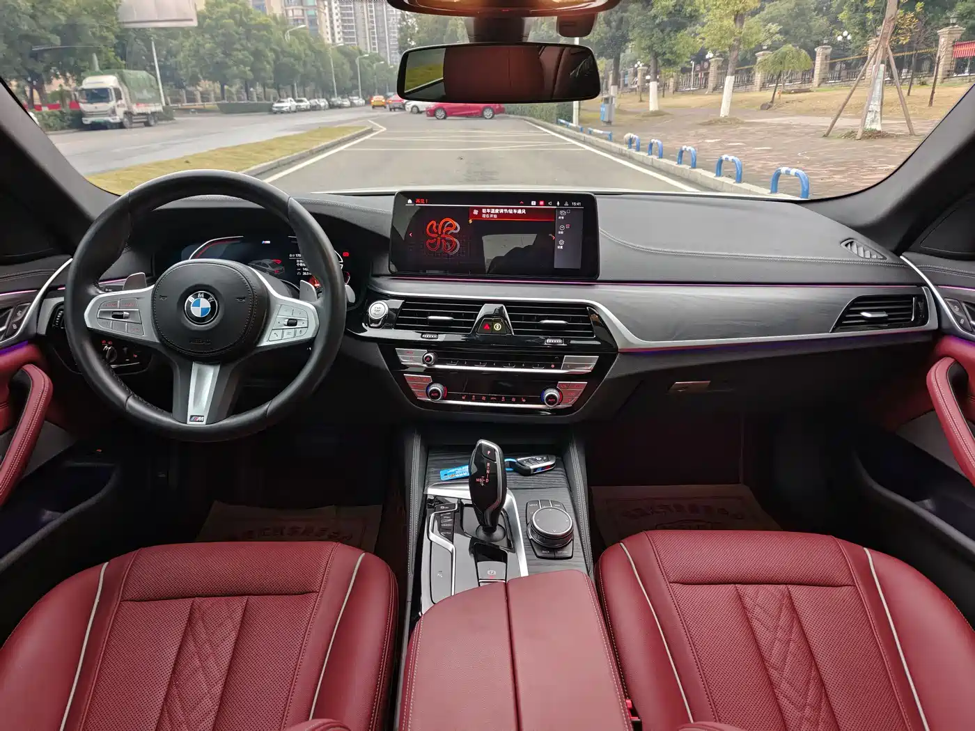 BMW 5 Series 2023 530Li Leading M Sport Package фото 18