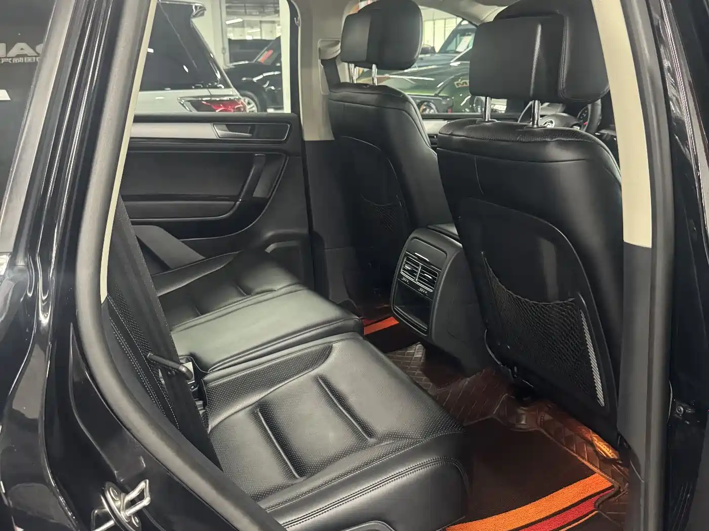 Volkswagen Touareg 2017 3.0TSI Explorer Edition фото 16