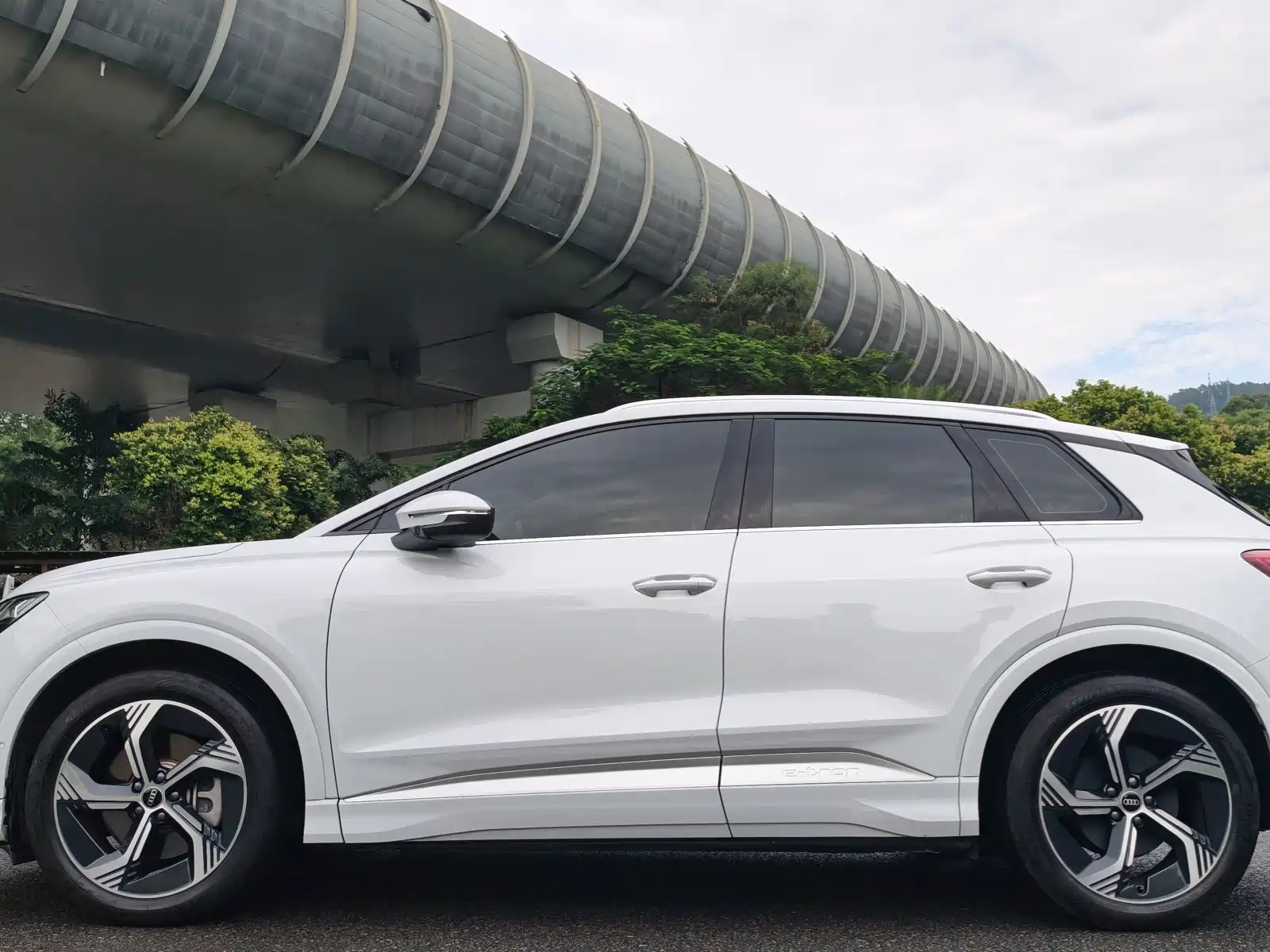 Photo 4 - Audi Q4 e-tron