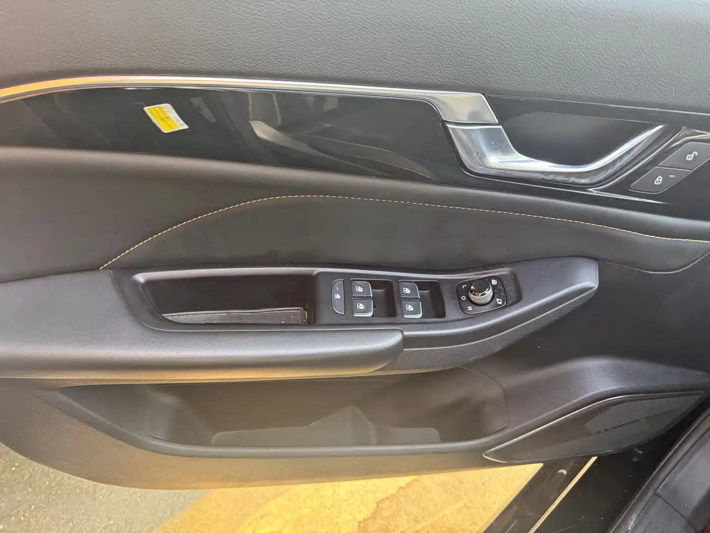 Фото 15 - Besturn B70