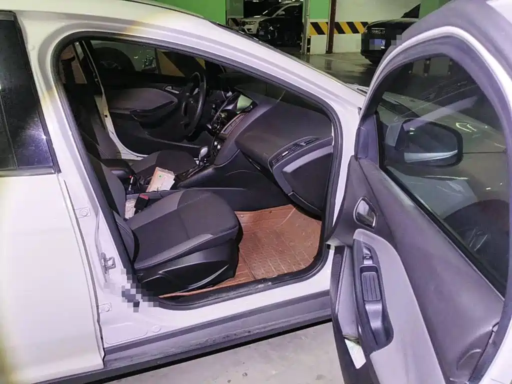 Ford Focus 2014 2012 Hatchback 1.6L Automatic Comfort
