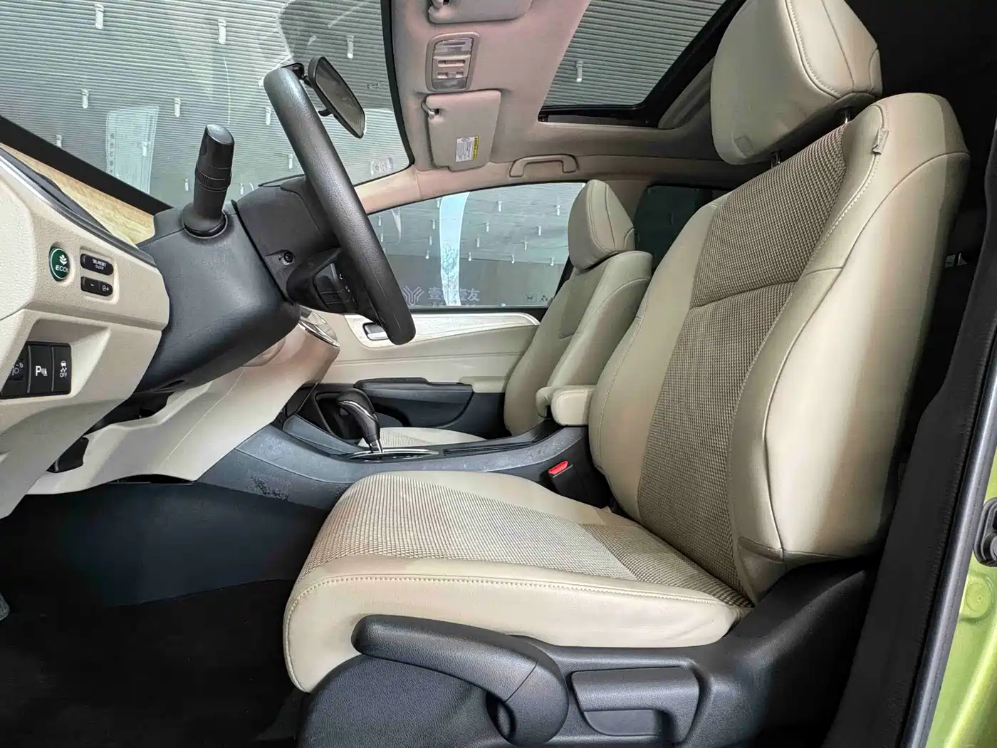 Honda Jade 2016 2016 1.8L Automatic Comfort Elite Version 5-seater