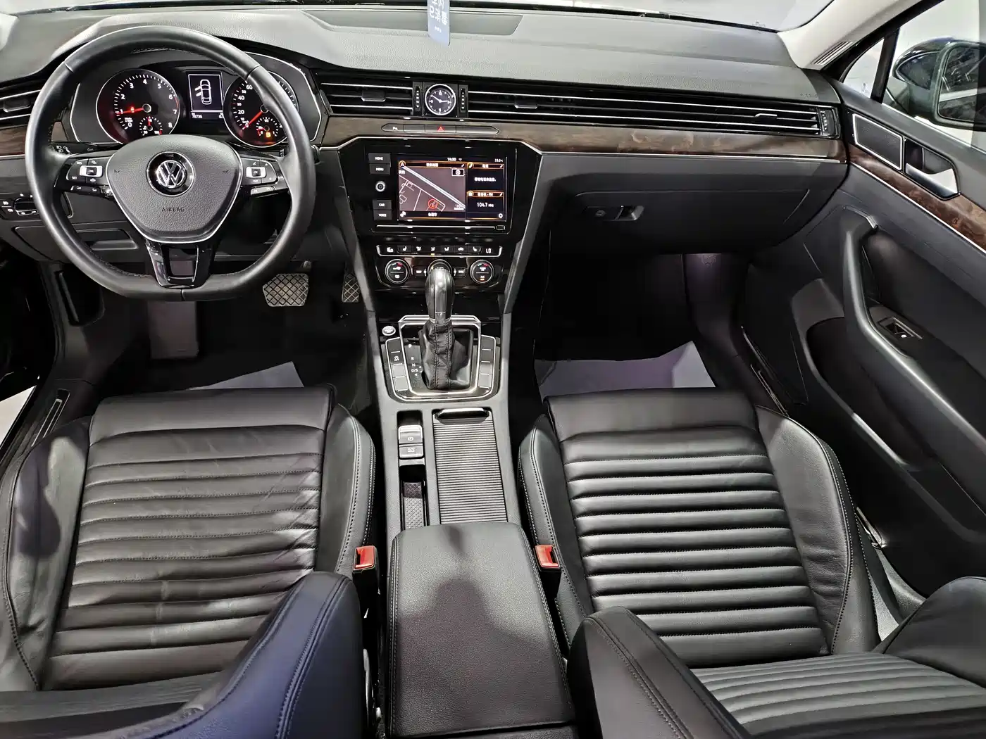 Volkswagen Magotan 2019 330TSI DSG Luxury Class China VI фото 8