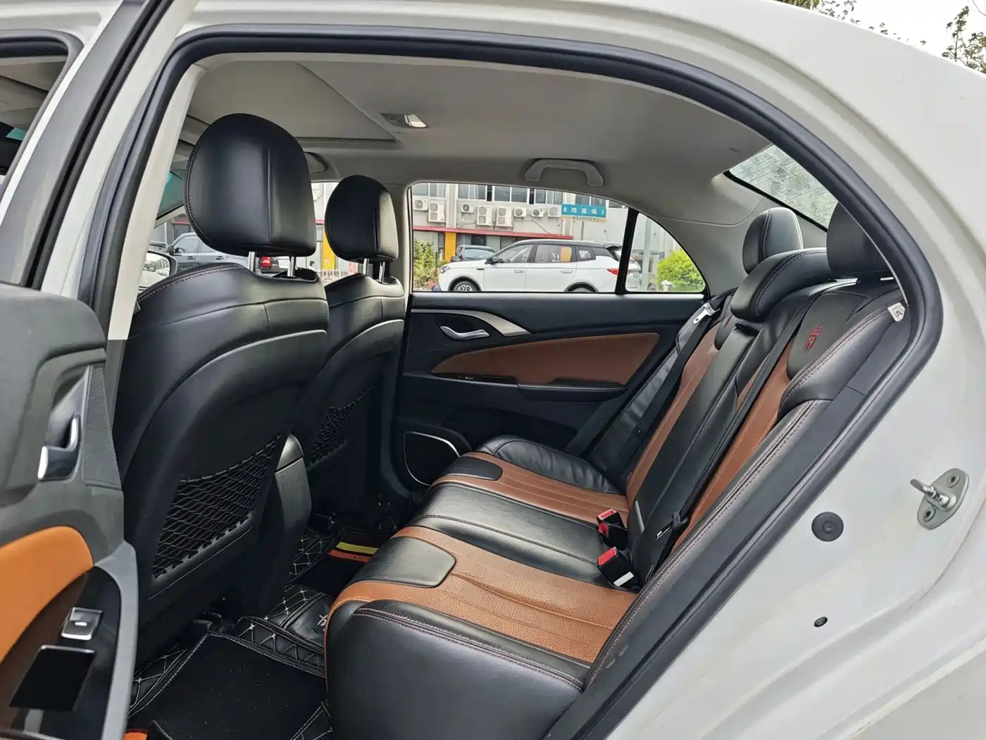 BYD Qin New Energy 2015 1.5T Double Champion Flagship Plus фото 10