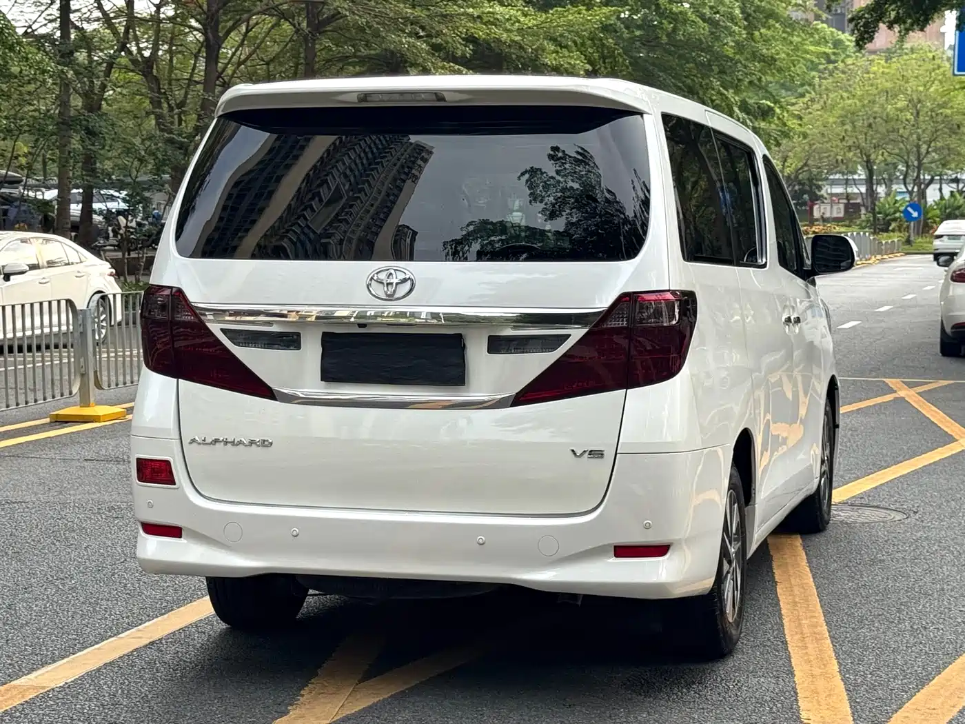 Toyota Alphard 2012 3.5L Premium Edition фото 23