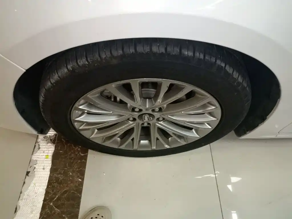 Фото 23 - Besturn B70