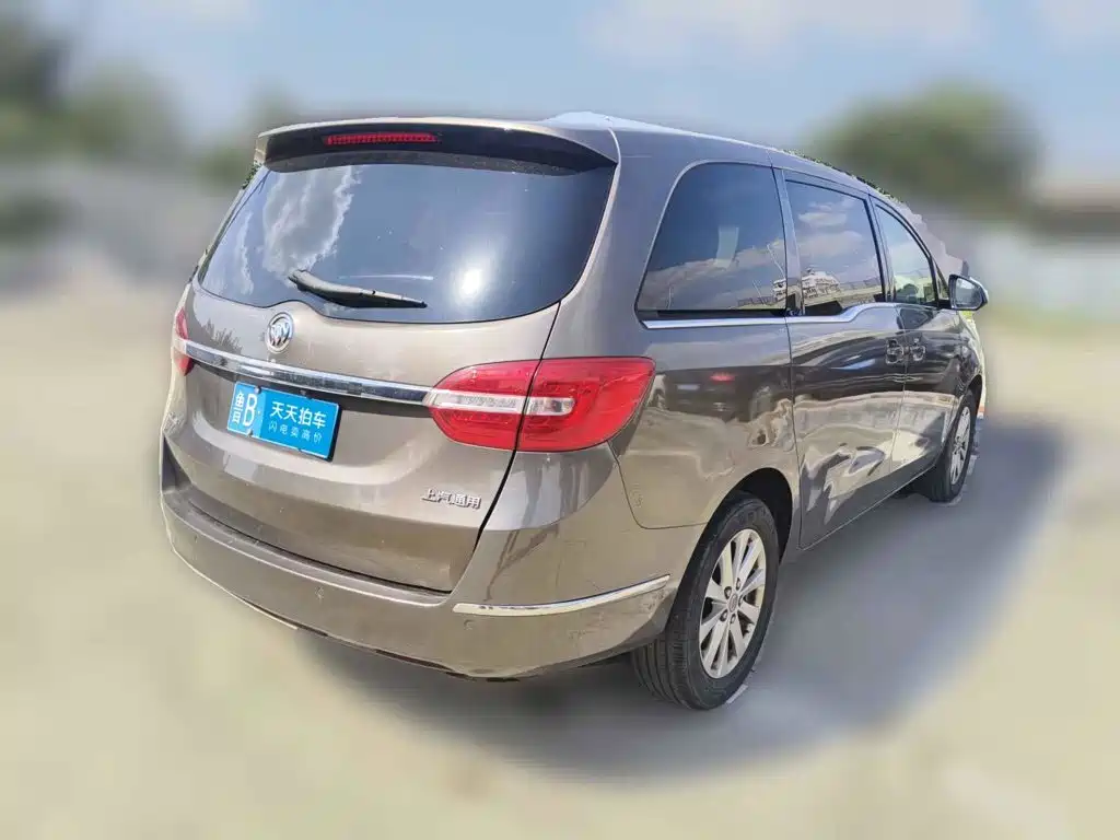 Photo 5 - Buick GL8
