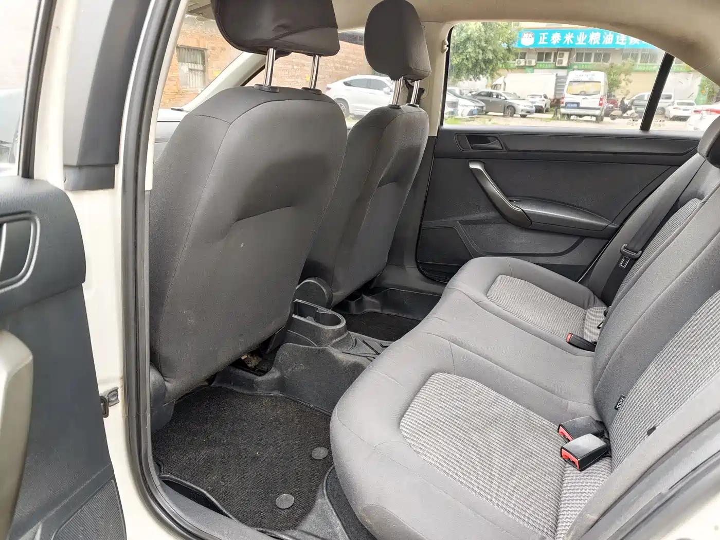 Volkswagen Santana 2016 1.6L Automatic Trend Edition фото 6