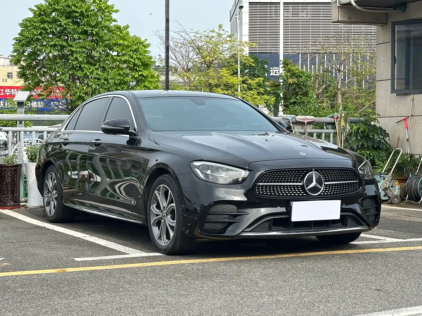 Mercedes-Benz E-Class 2021 E 300 L Sport Luxury Edition фото 3
