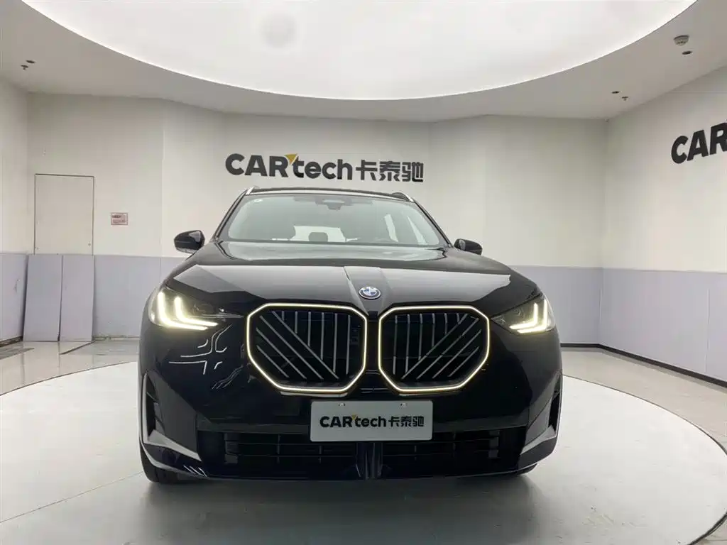 BMW X3 2025 xDrive30L Premium Model M Sport Black Package фото 3