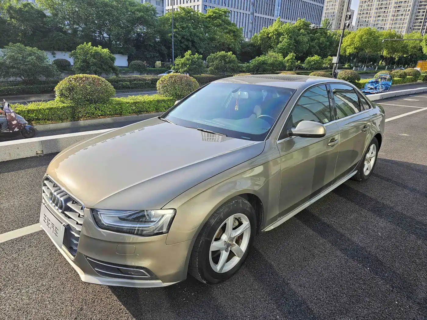 Audi A4L 2013 35 TFSI Automatic Standard фото 3
