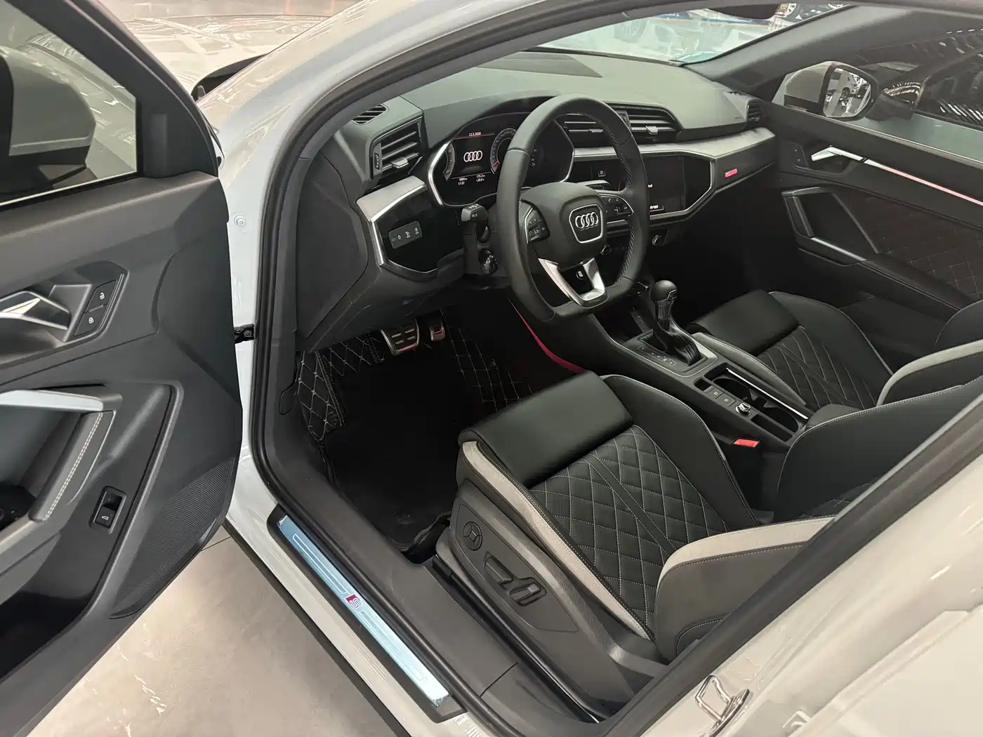 Audi Q3 2024 35 TFSI Progressive Sport фото 4