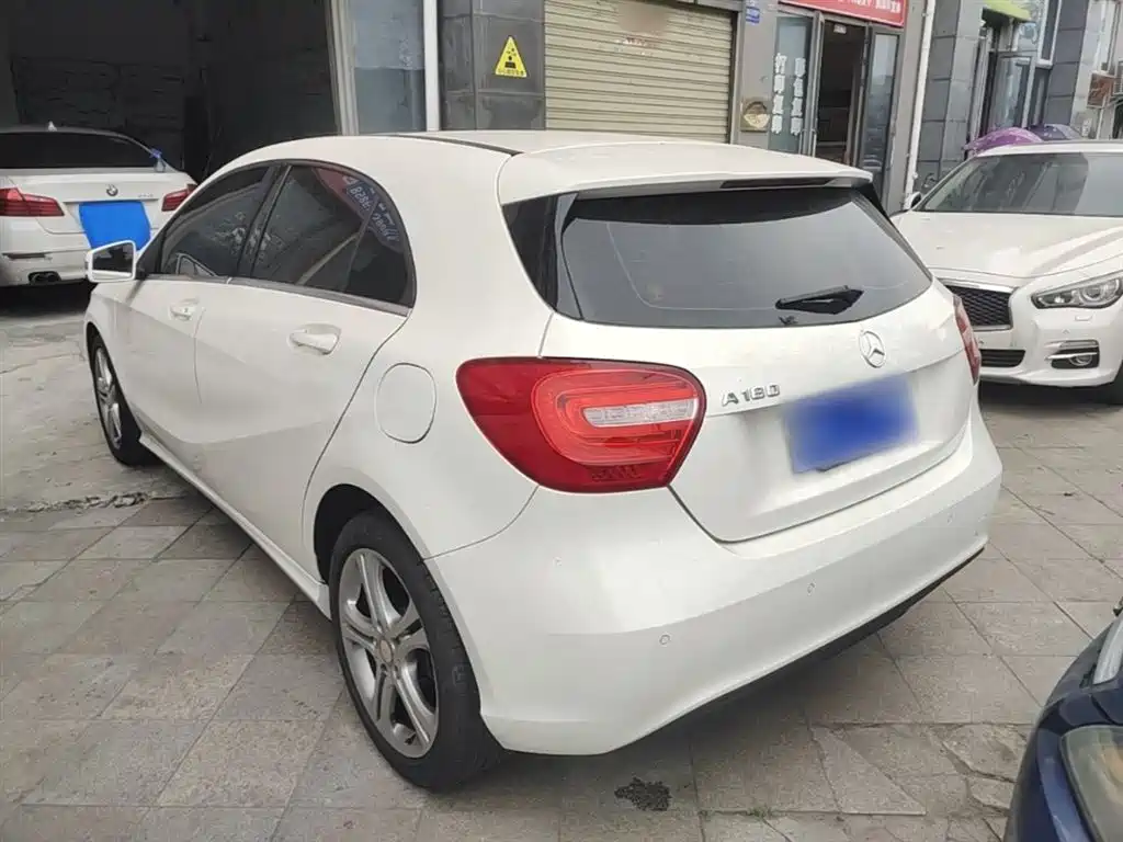 Mercedes-Benz A-Class (Import) 2015 A 180 фото 5