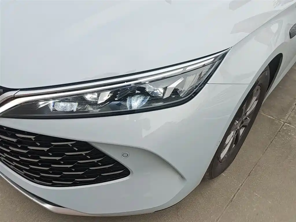 BYD Qin L 2025 DM-i Smart Drive Edition 80KM Leading фото 24