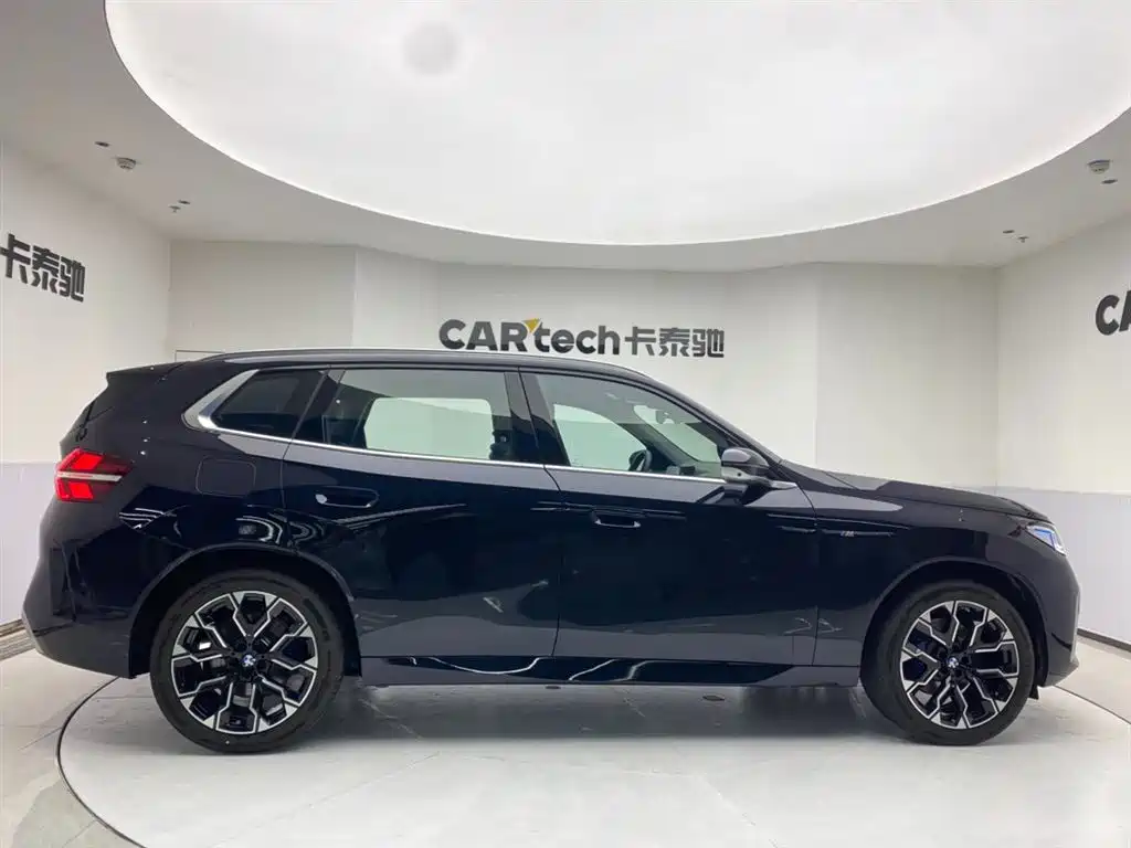 BMW X3 2025 xDrive30L Premium Model M Sport Black Package фото 4