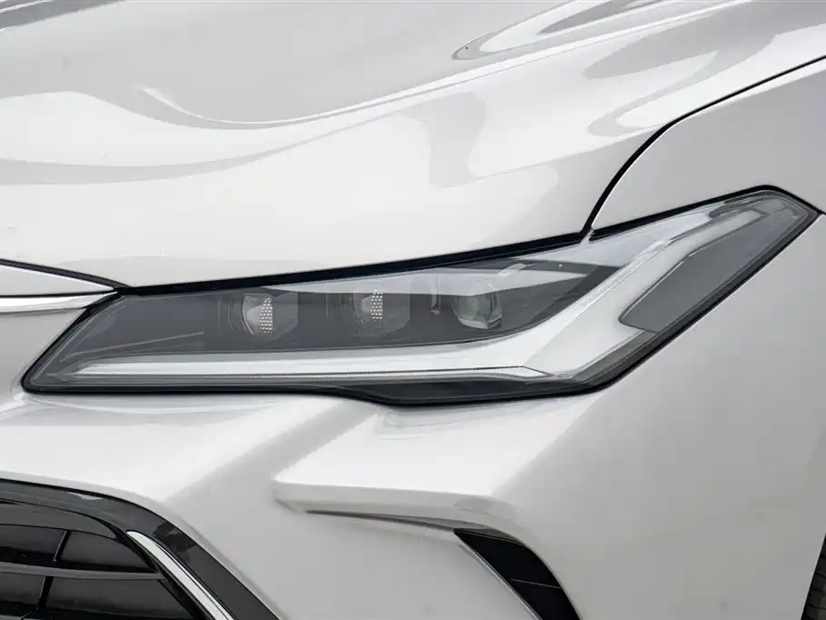 Toyota Avalon 2023 2.0L Premium Selection фото 13