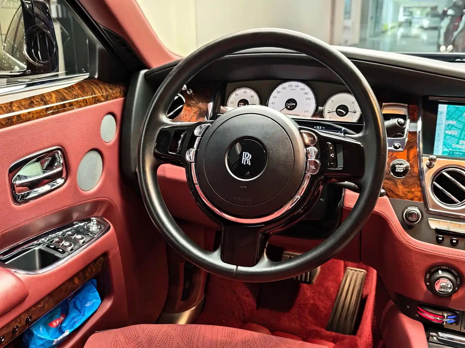 Фото 12 - Rolls-Royce Ghost