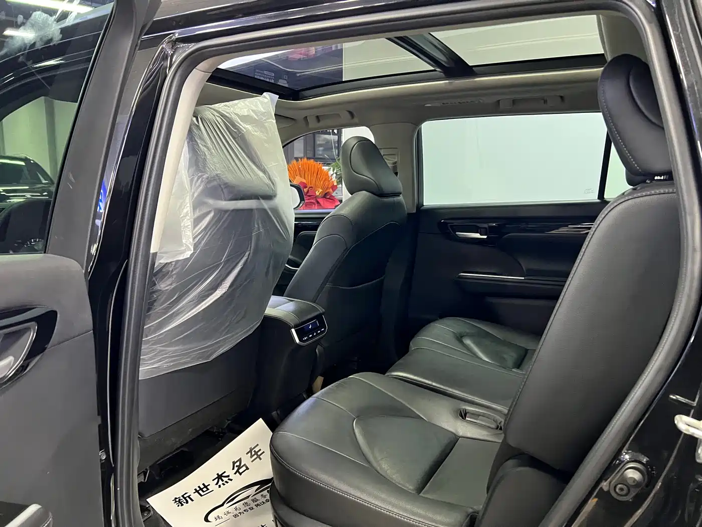 Toyota Highlander 2022 Model Dual Engine 2.5L 4WD Premium Edition 7-Seater фото 5