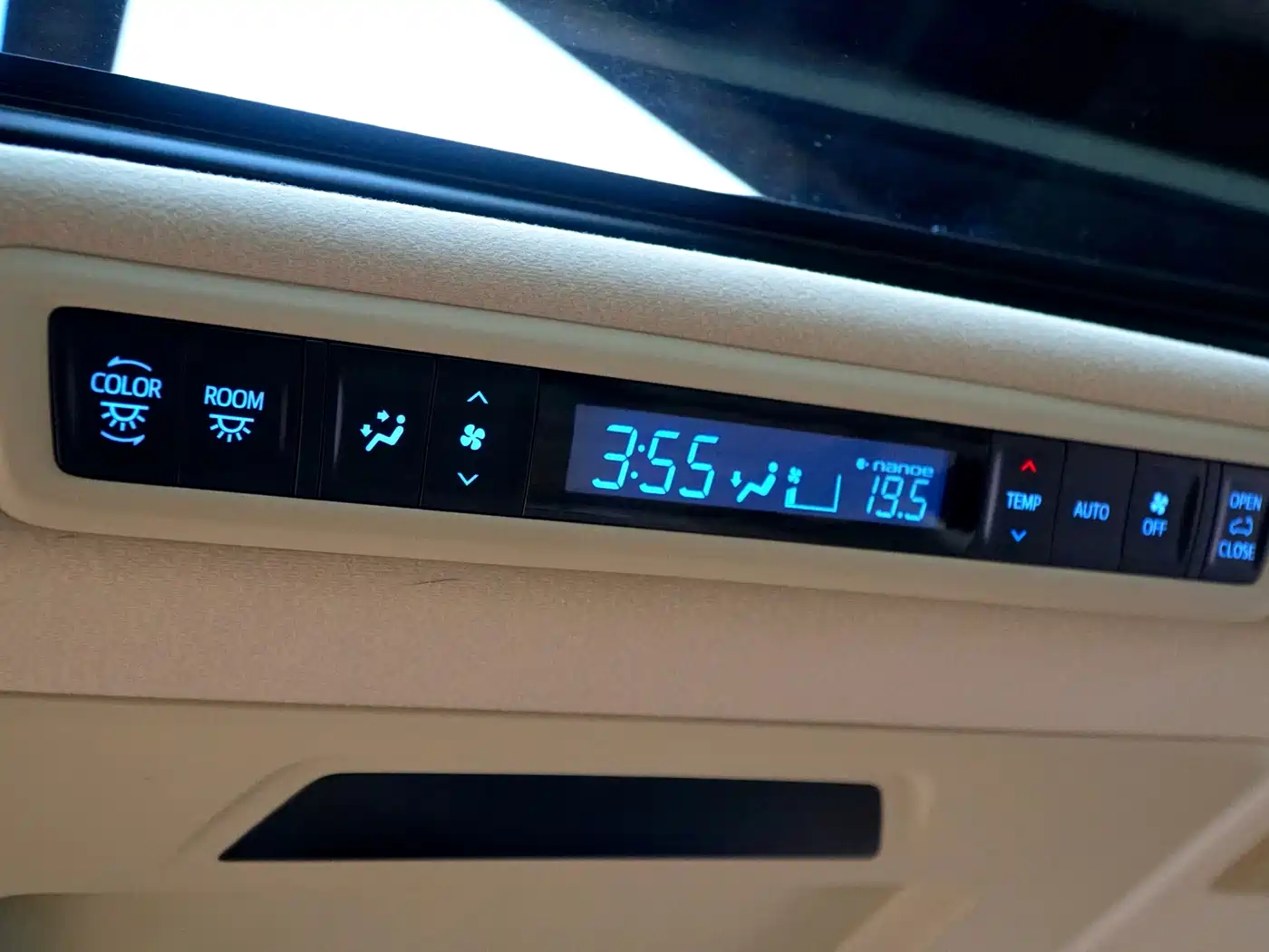Toyota Alphard 2015 3.5L Luxury Edition фото 17
