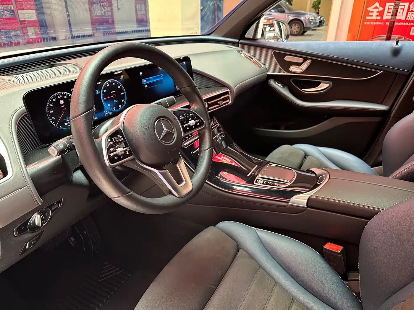 MERCEDES-BENZ EQC