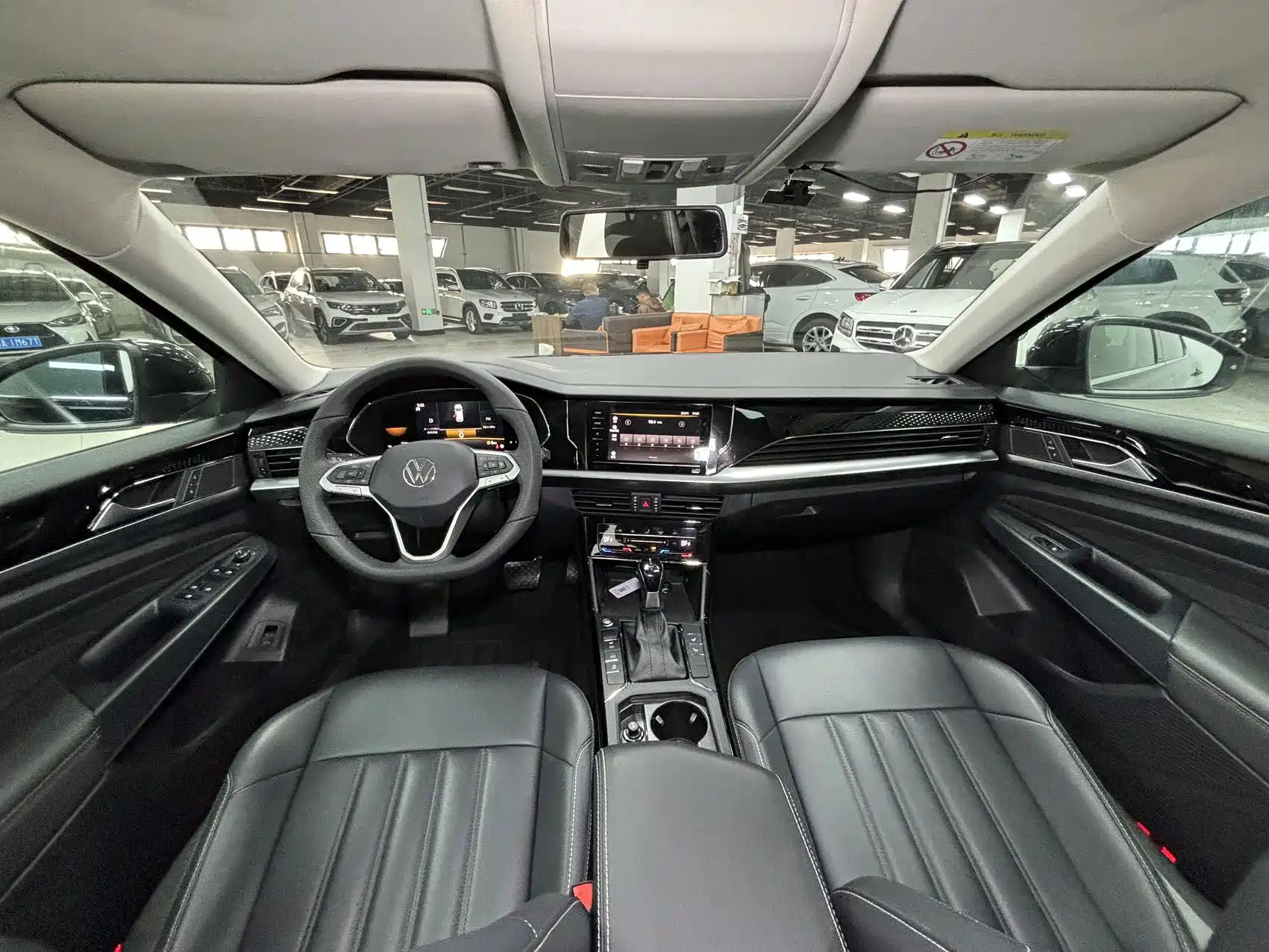 صورة 15 - Volkswagen Passat