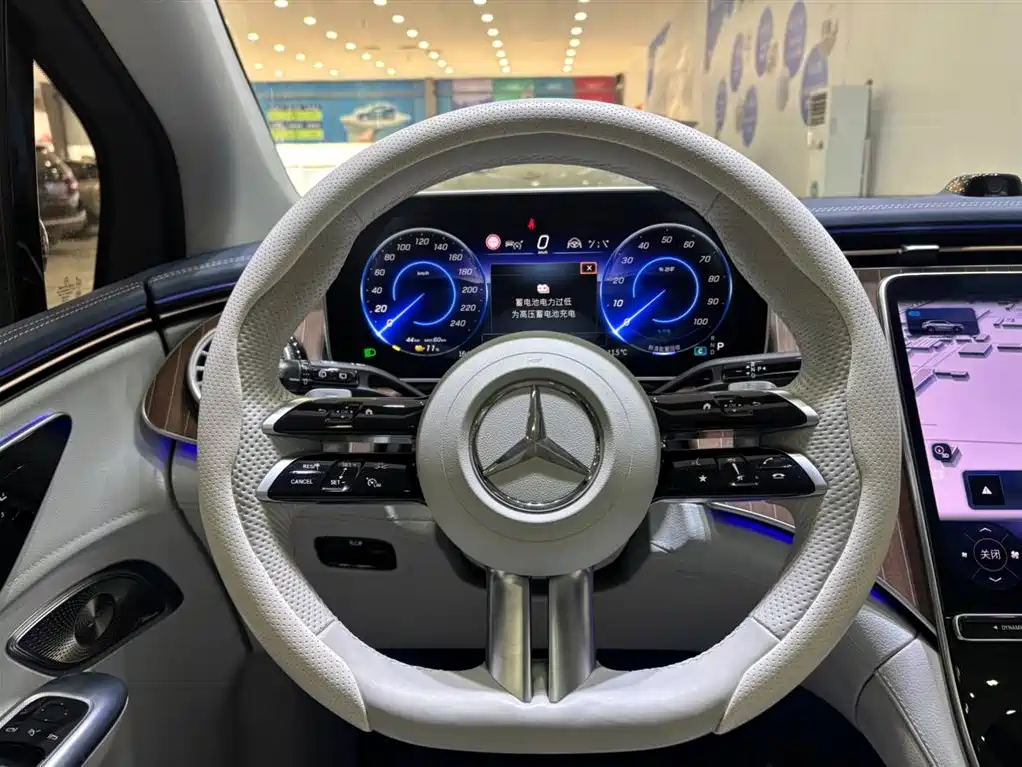 MERCEDES-BENZ EQE SUV