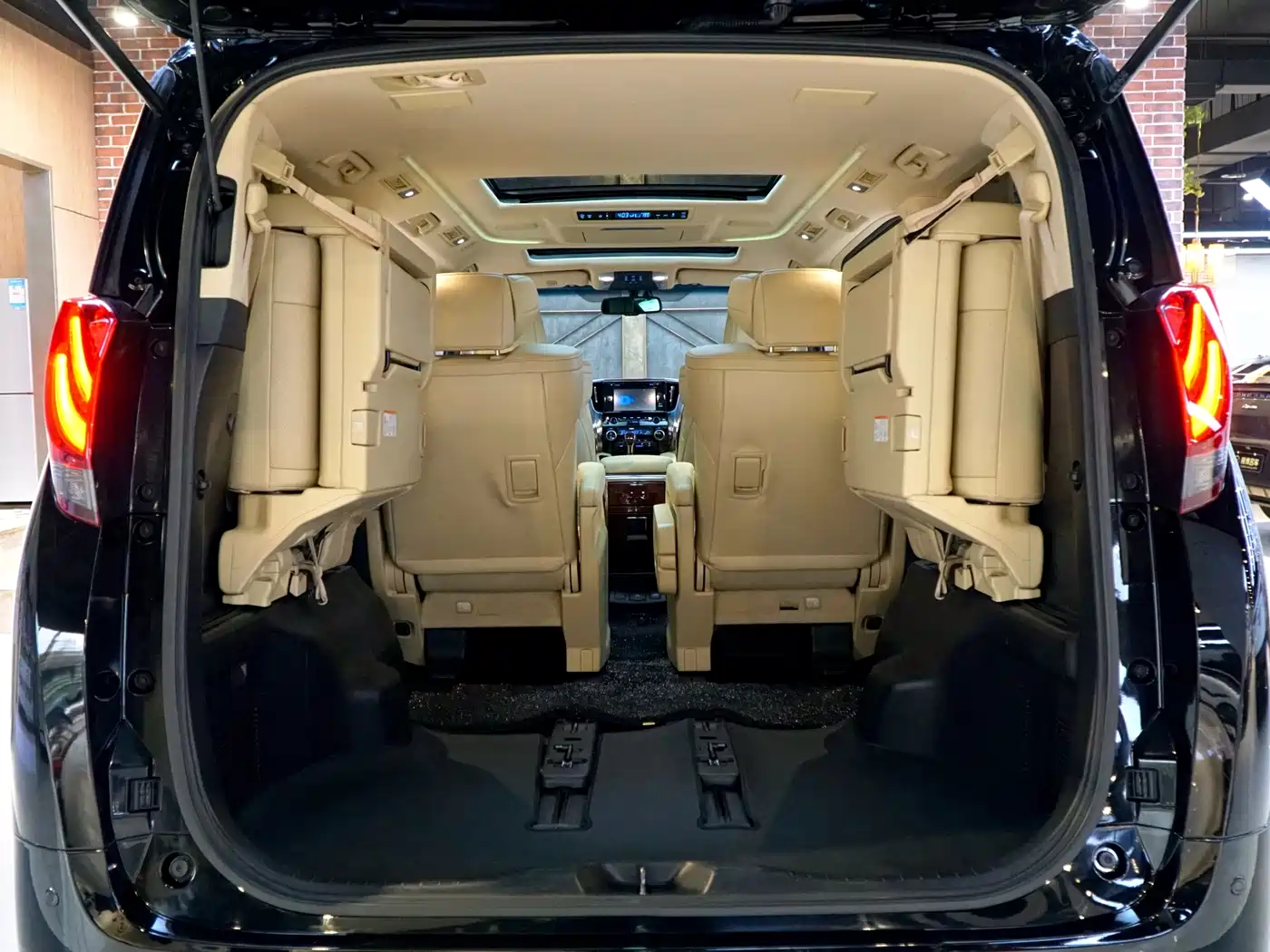 Toyota Alphard 2015 3.5L Luxury Edition фото 24