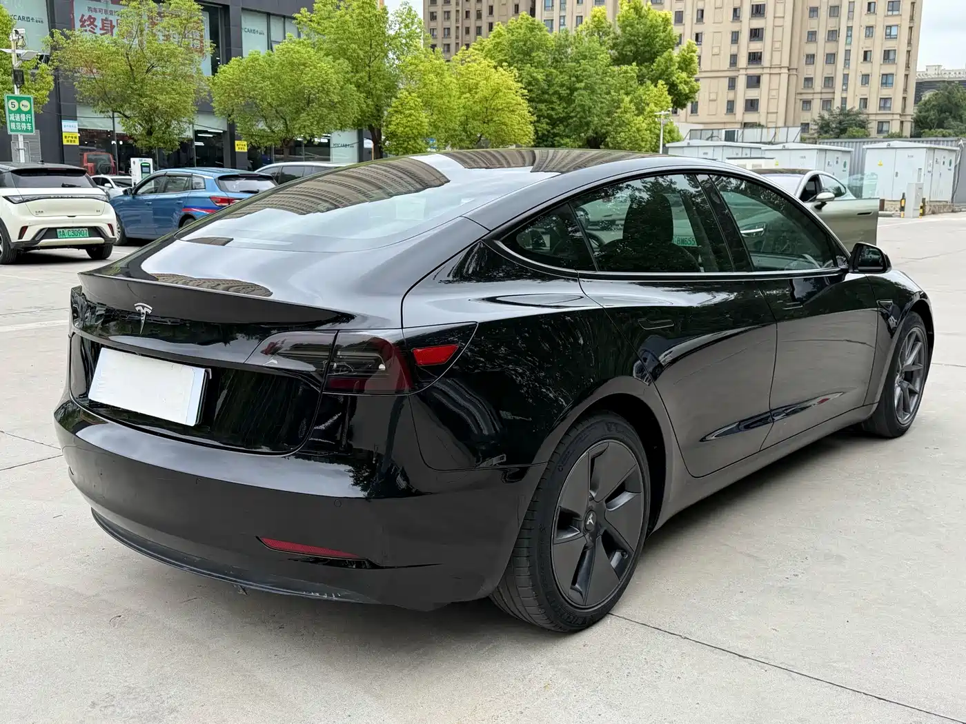 Фото 15 - Tesla Model 3