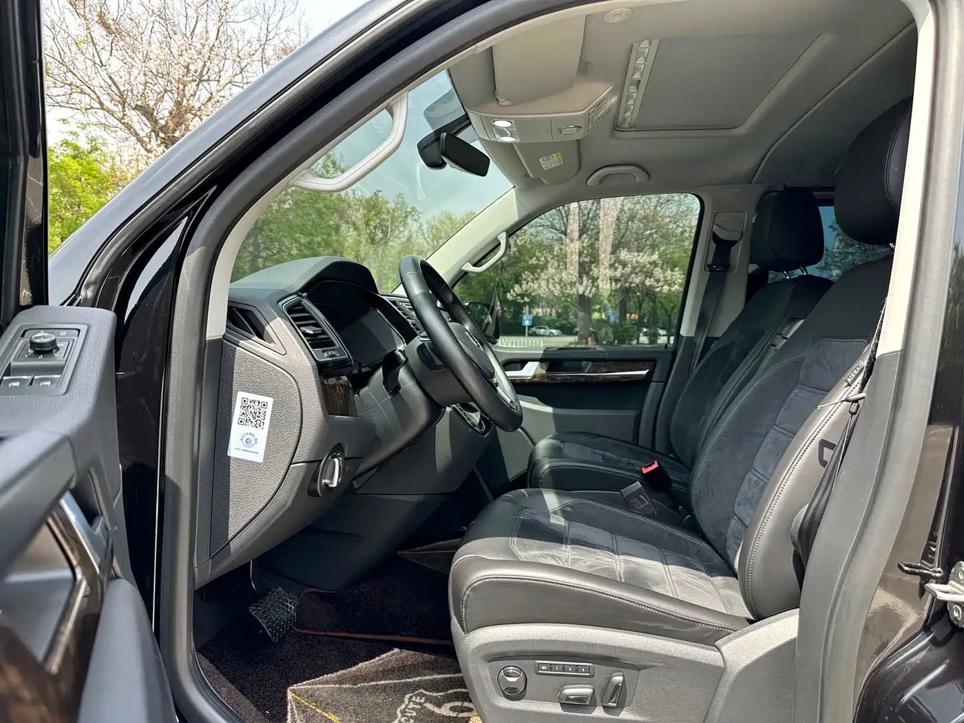 Volkswagen Multivan 2018 2.0TSI 4WD Premium Edition 7-Seater фото 7