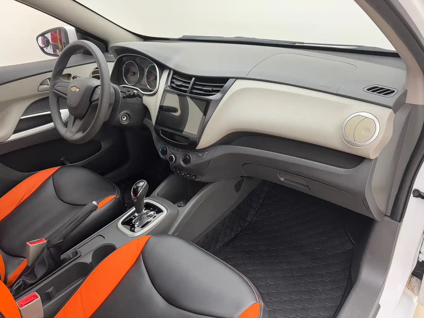 Chevrolet Sail 2015 Sail 3 1.3L AMT Ideal Edition фото 8
