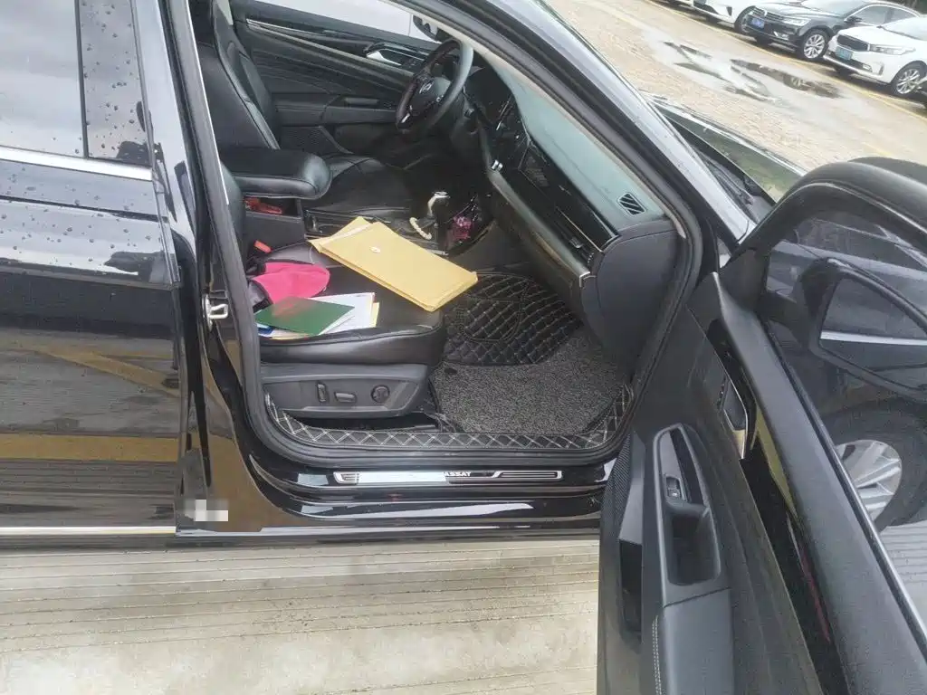 Photo 20 - Volkswagen Passat
