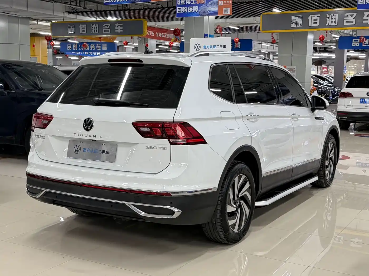 VOLKSWAGEN TIGUAN L
