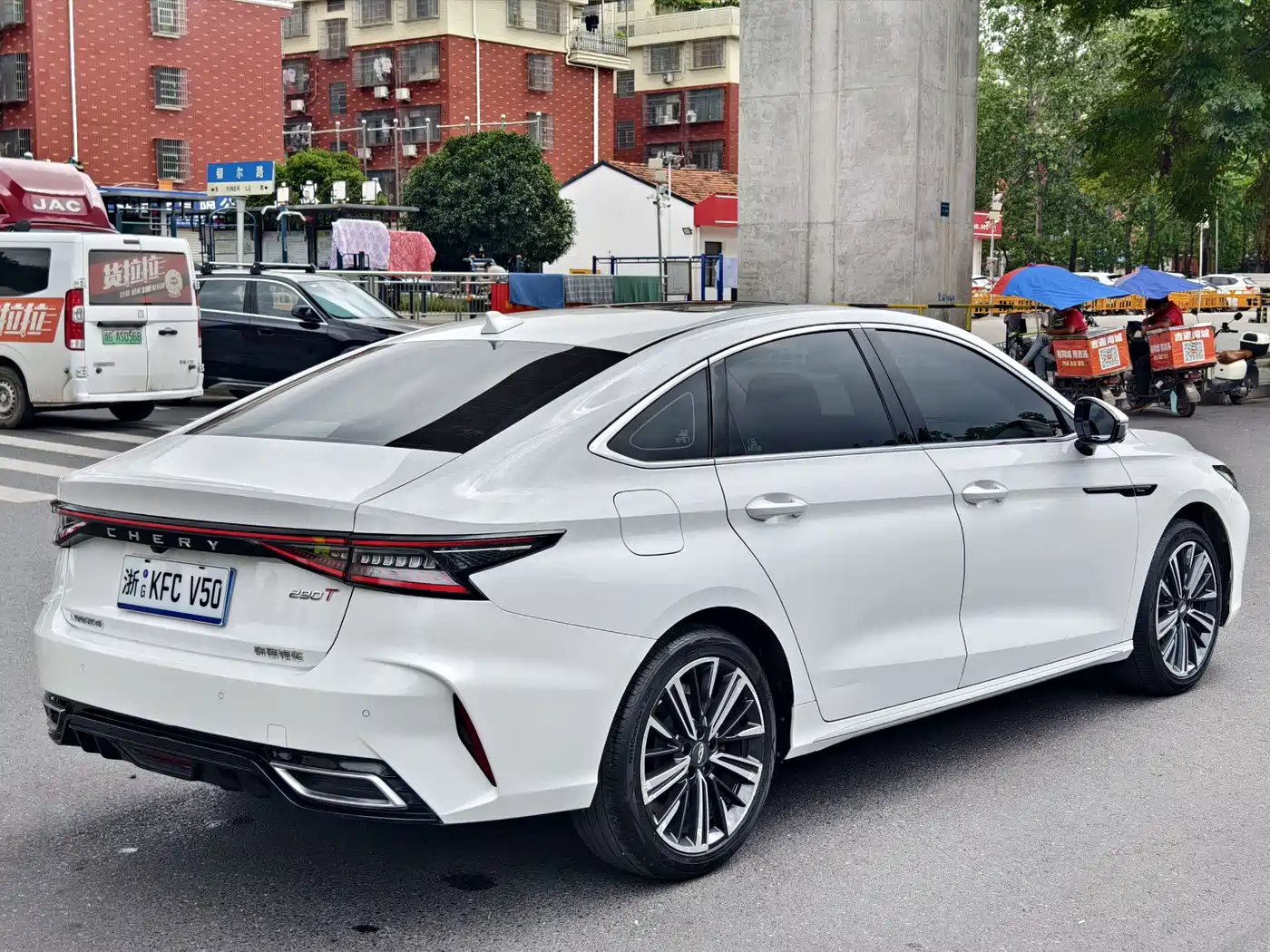 Фото 8 - Chery Arrizo 8