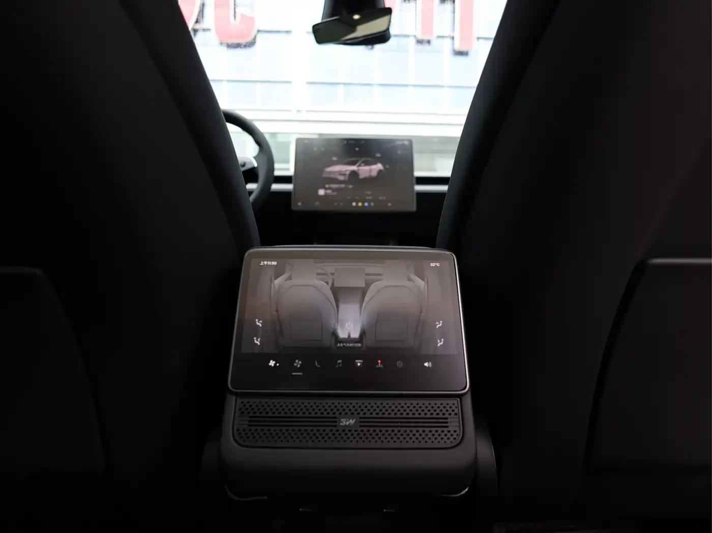 Фото 16 - Tesla Model Y