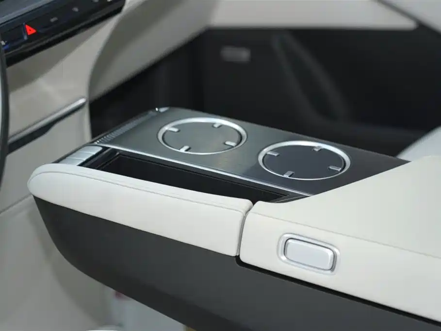 BUICK GL8 NEW ENERGY