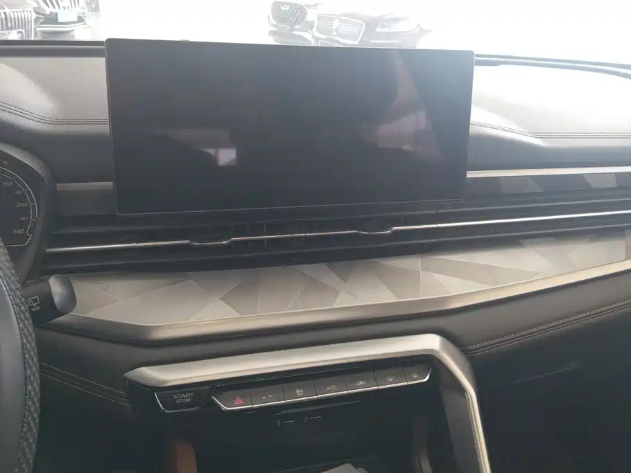Photo 13 - Geely Emgrand X6