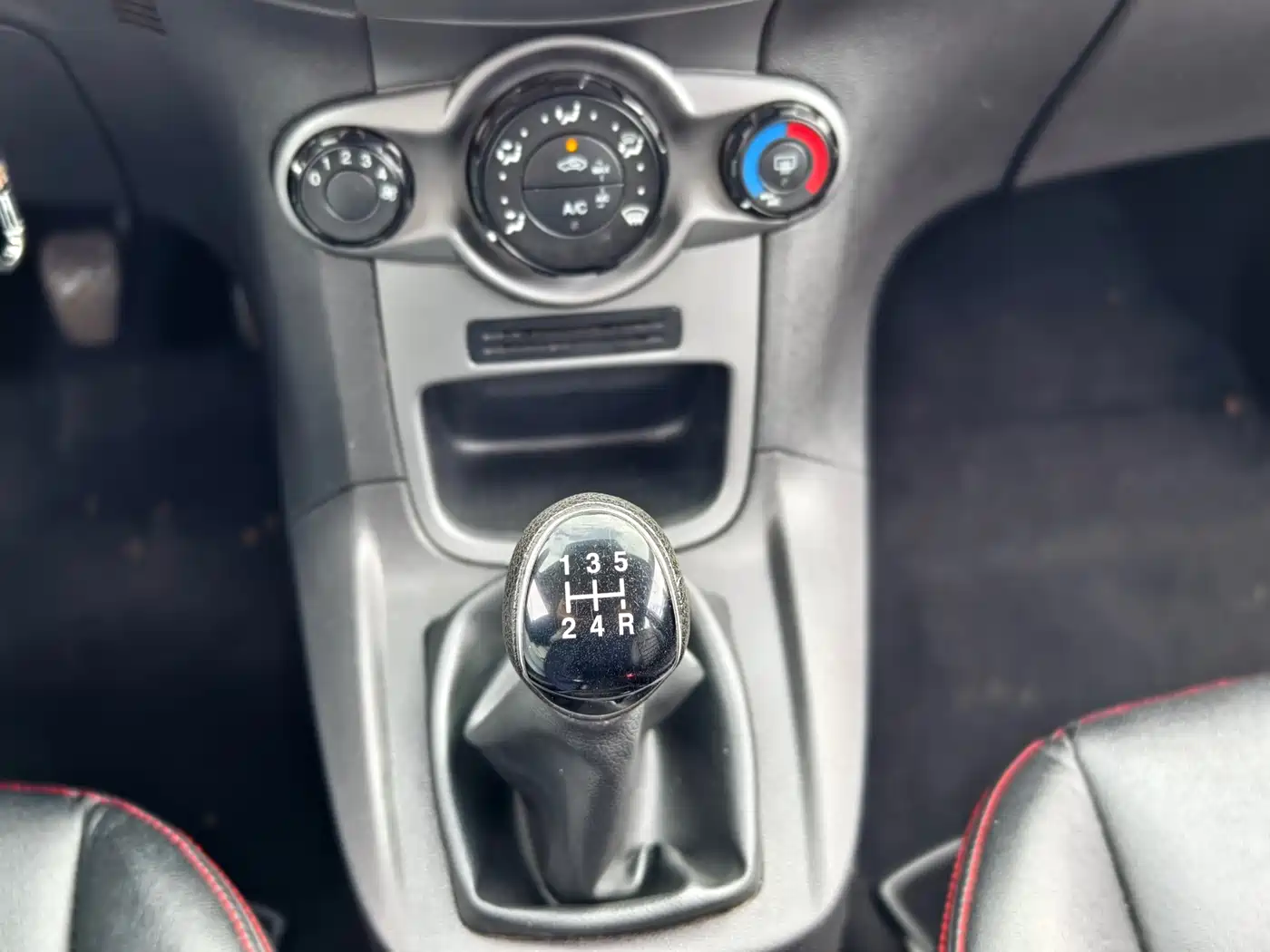 Ford Fiesta 2014 2013 Hatchback 1.5L Manual Trend