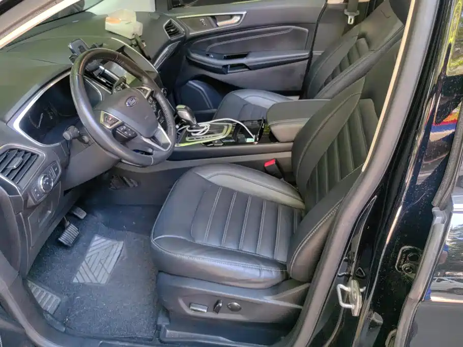 Фото 9 - Ford Edge