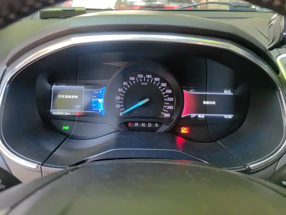 Фото 14 - Ford Edge