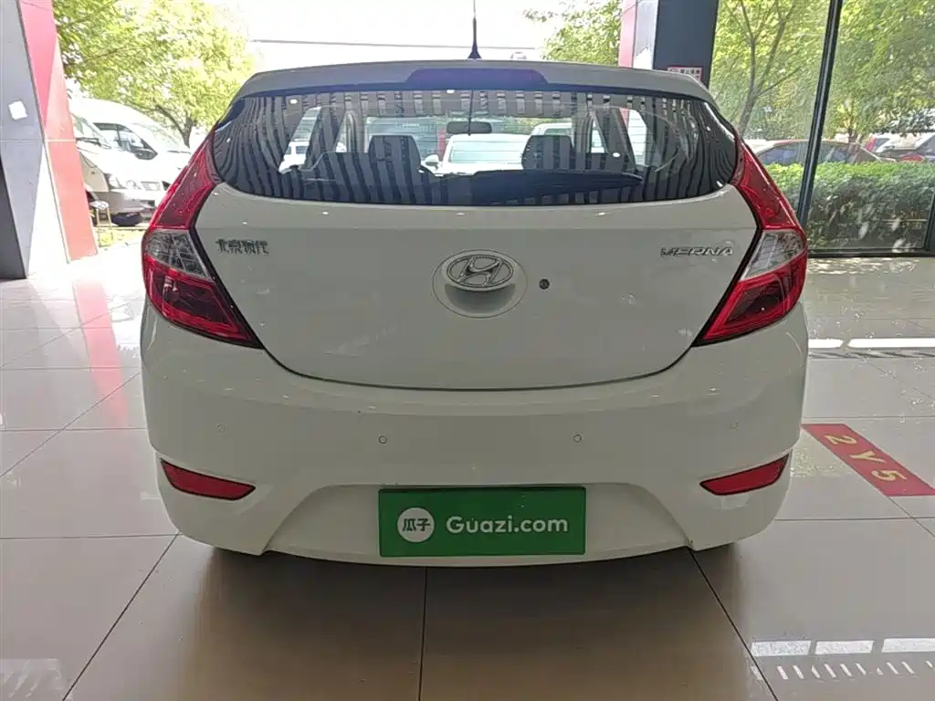 Hyundai Reina 2014 1.4L Manual GLX фото 6