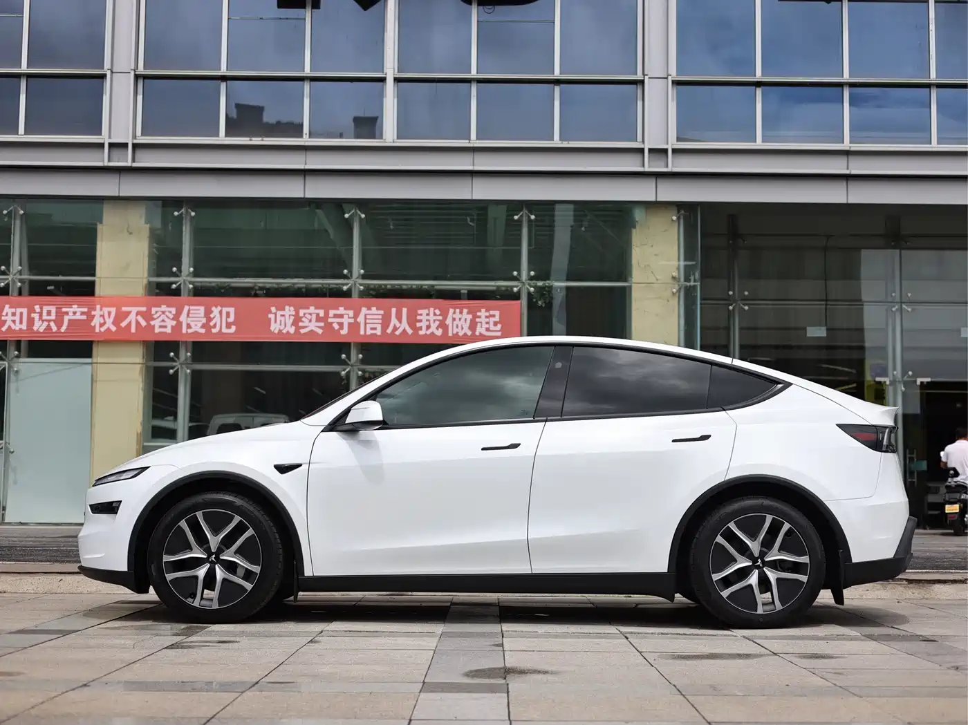 Фото 7 - Tesla Model Y