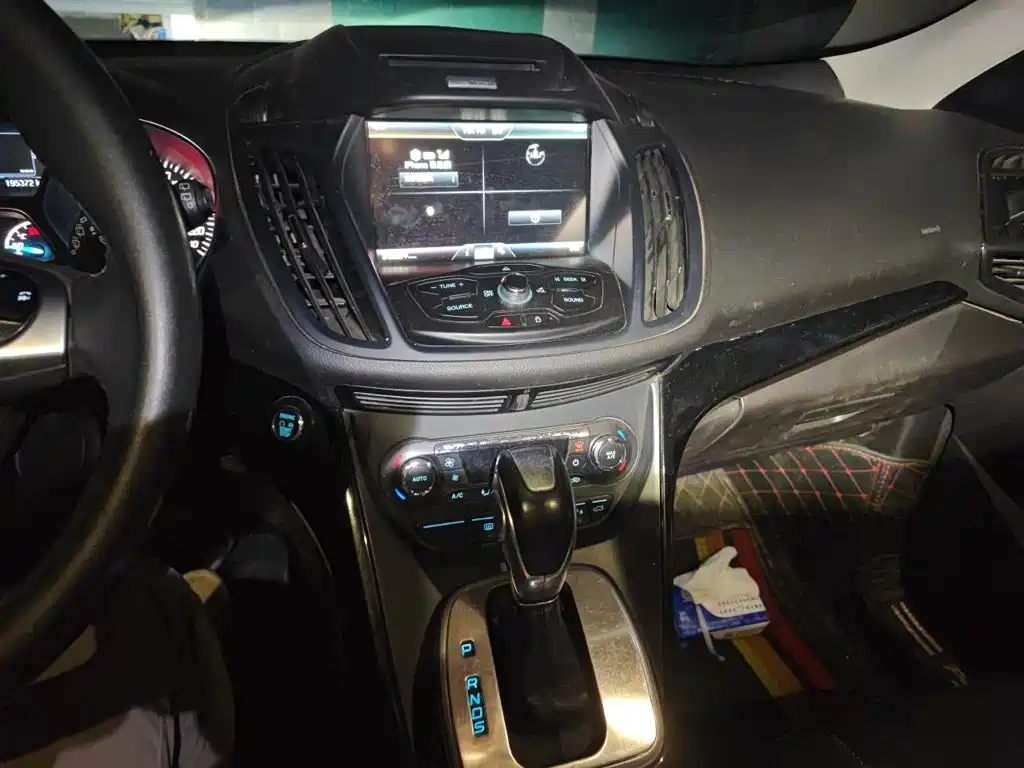 Фото 9 - Ford Kuga