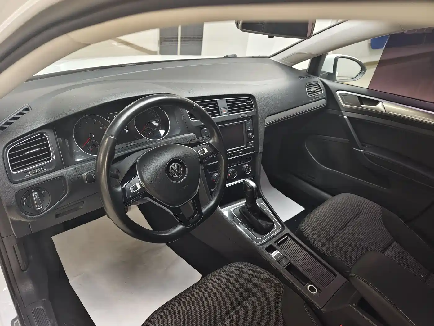 Volkswagen Golf 2018 230TSI Automatic Comfort фото 22