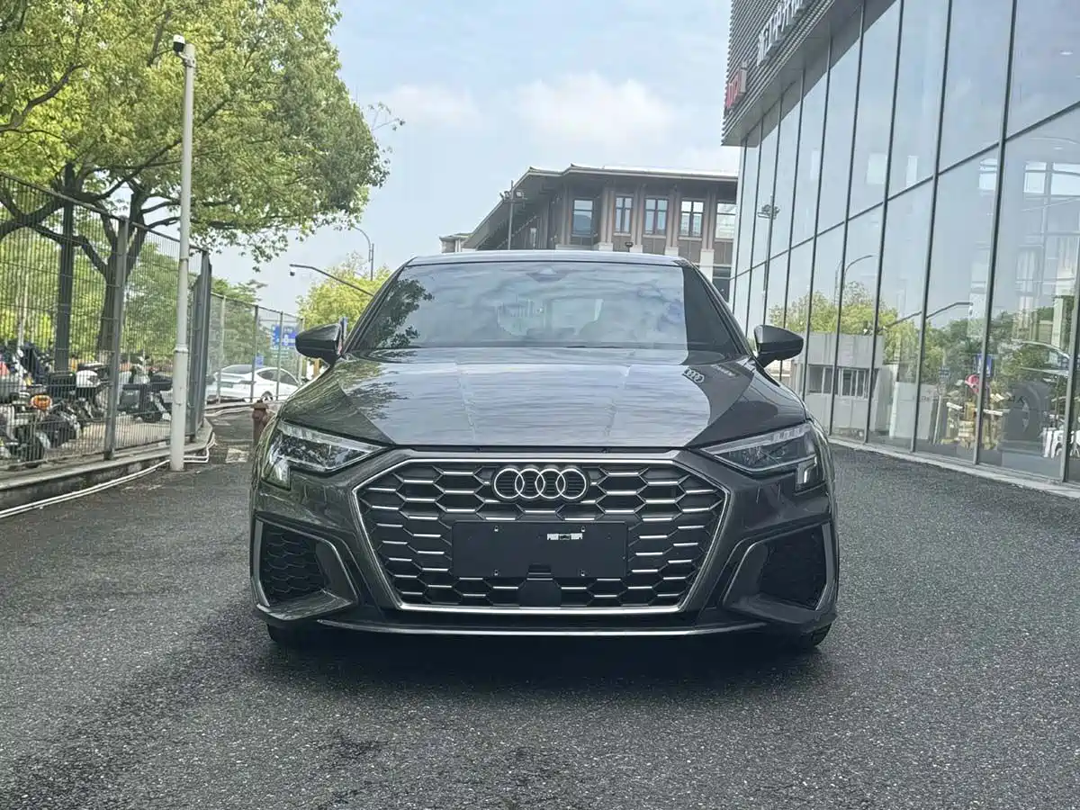 AUDI A3 2023