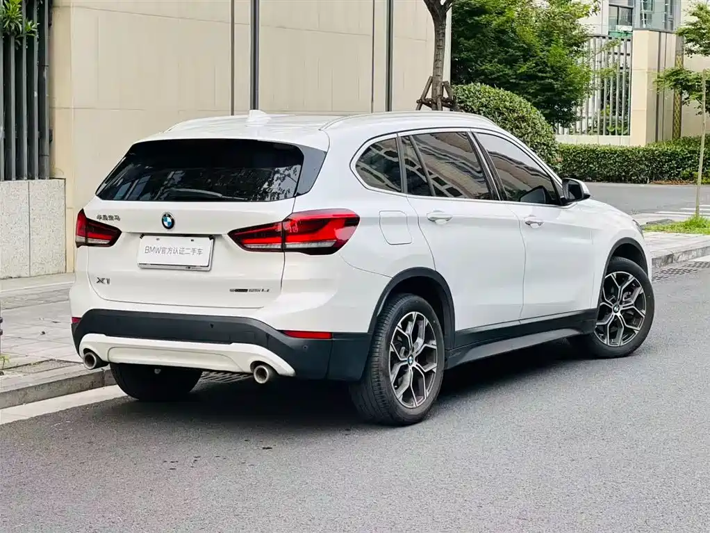 BMW X1 2022 sDrive25Li Leading фото 3