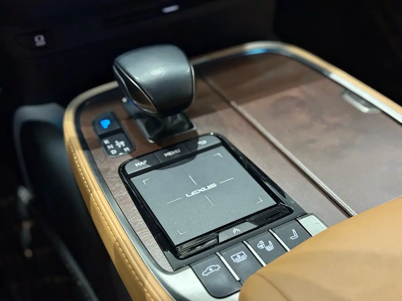 Lexus LS 2021 500h Excellence Edition фото 7